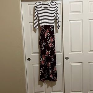 Long maxi dress with mid length sleeves